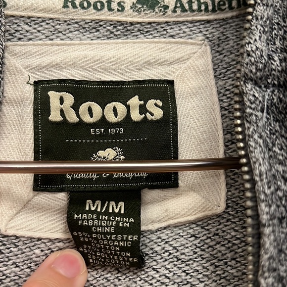 Roots zip up hoodie size medium - Picture 5 of 6